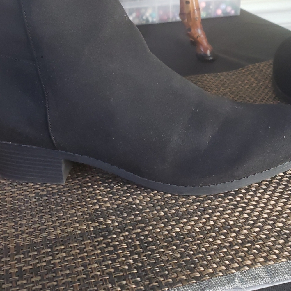 Boots - Picture 5 of 6